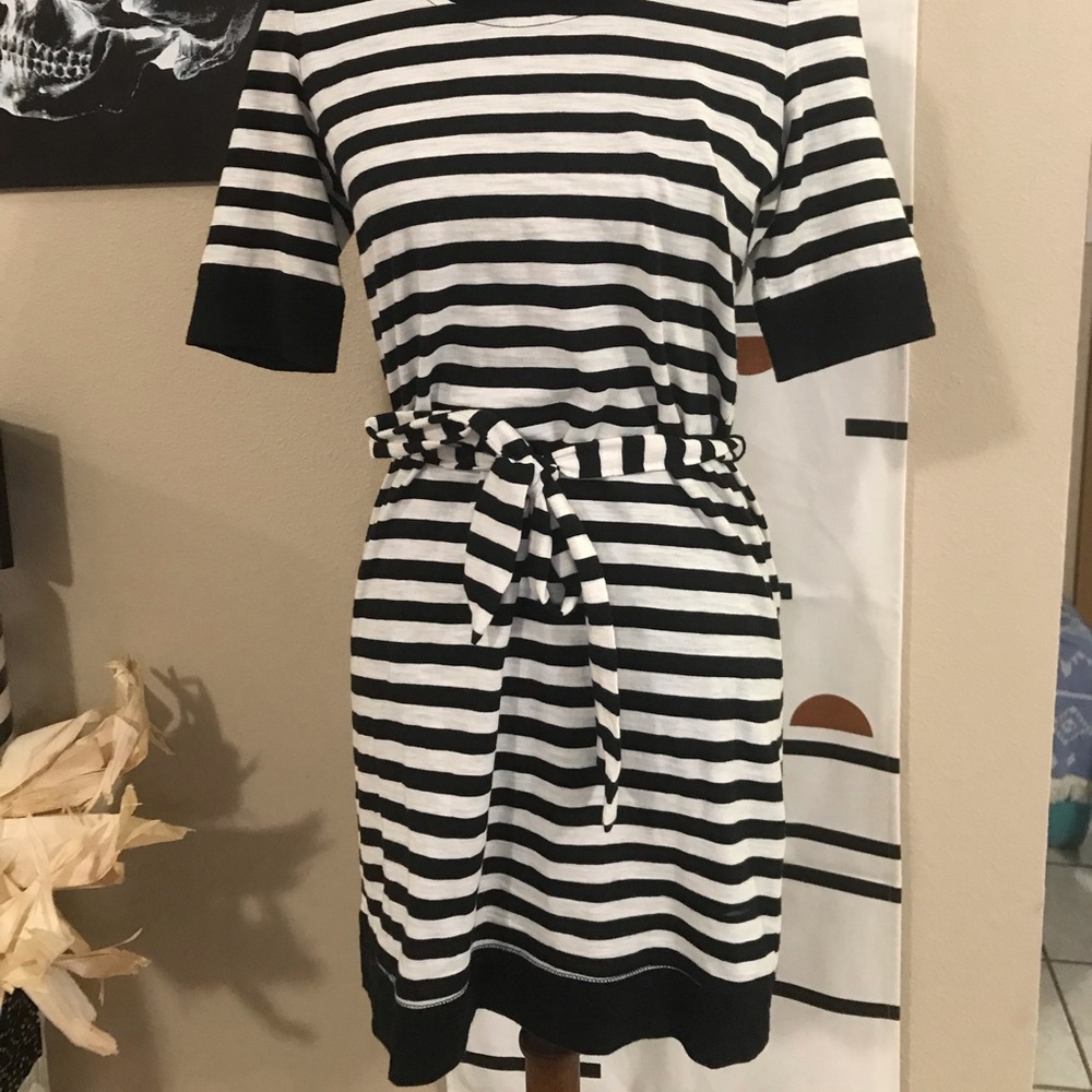 Banana Republic Black and White Tie Waist Dress